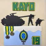 Topo de Bolo Exército em Camadas