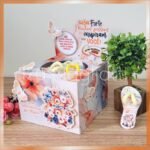Dispenser com 50 chinelinhos para xuxinha - Dia das Mulheres