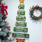 Natal - Enfeite de Porta ou Parede , Arvore de Natal com fotos - 60 cm