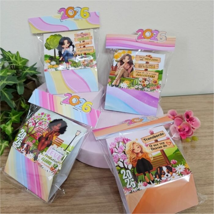 4 modelos de mini calendários de mesa meninas 2026 (Iza) - Imagem 2