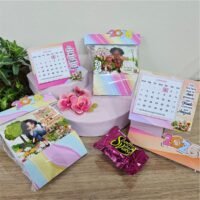 4 modelos de mini calendários de mesa meninas 2026 (Iza) - Imagem 5