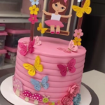 Topo de Bolo Jardim Menina no Balanço