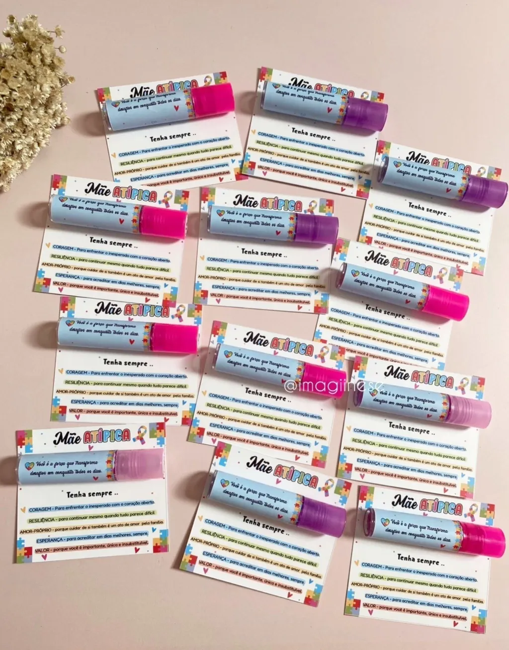 imgi_11_photo-output-c12855f7926e294a7917503464679411-1024-1024 Cartão e Rótulo Gloss Labial – Mãe Atípica - Imagem 1