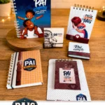 Pais 2026 – Kit Encadernação (Tita)